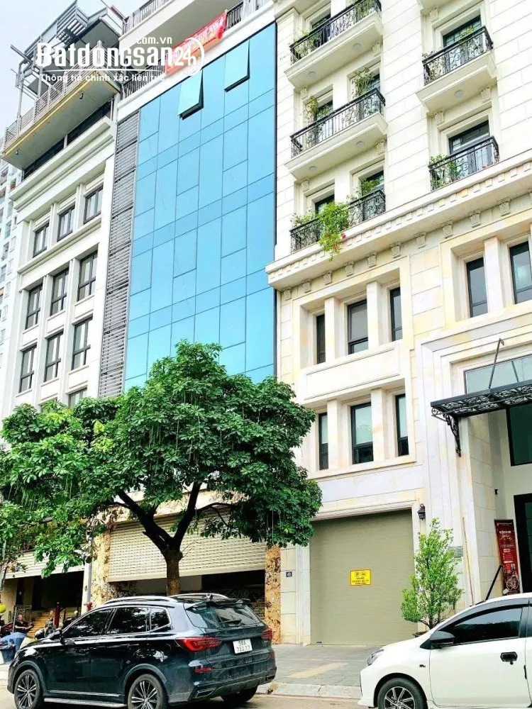 Bán tòa văn phòng hiện đại mặt phố Võ Chí Công, 250m², vị trí đắc địa.