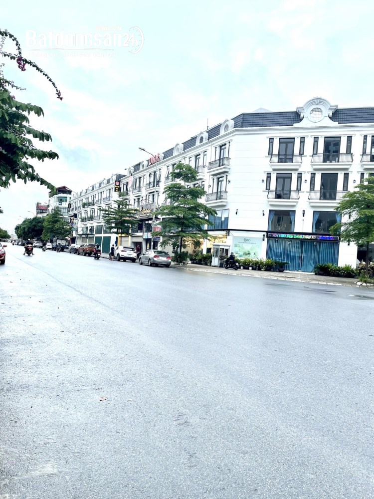 Cho thuê mặt bằng tầng 1 phố Thuận An, Trâu Quỳ, 80 m², view hồ điều hòa, giá 13 triệu/tháng.