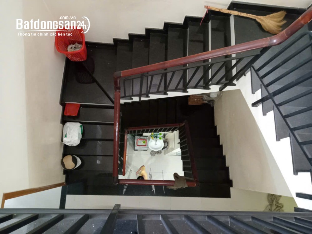 Bán nhà mới 3 tầng Linh Chiểu, Thủ Đức, 62m2, 4PN, ô tô đỗ cửa, giá 6,5 tỷ.