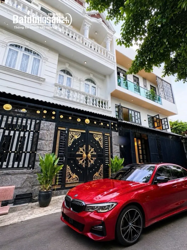 Bán nhà Bình Tân, hẻm xe hơi, 60m2, ngang khủng 8m, 3 tầng, giá 6,5 tỷ.