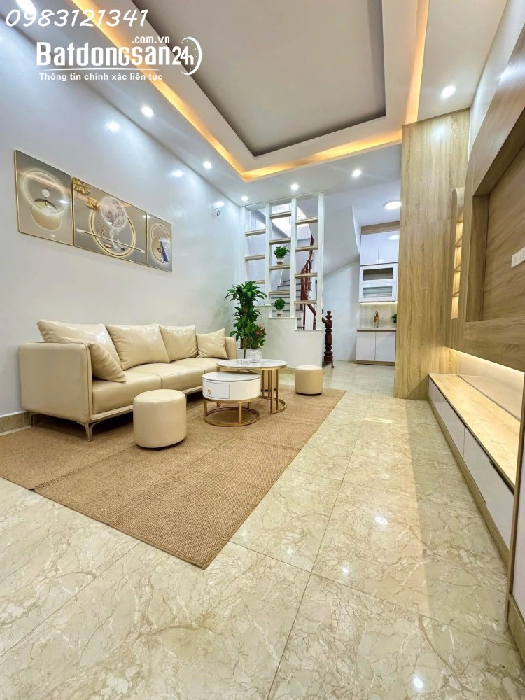 Bán nhà đẹp ngõ 255 Hoàng Mai, 31m2, 5 tầng, gần ô tô, giá 8,35 tỷ.