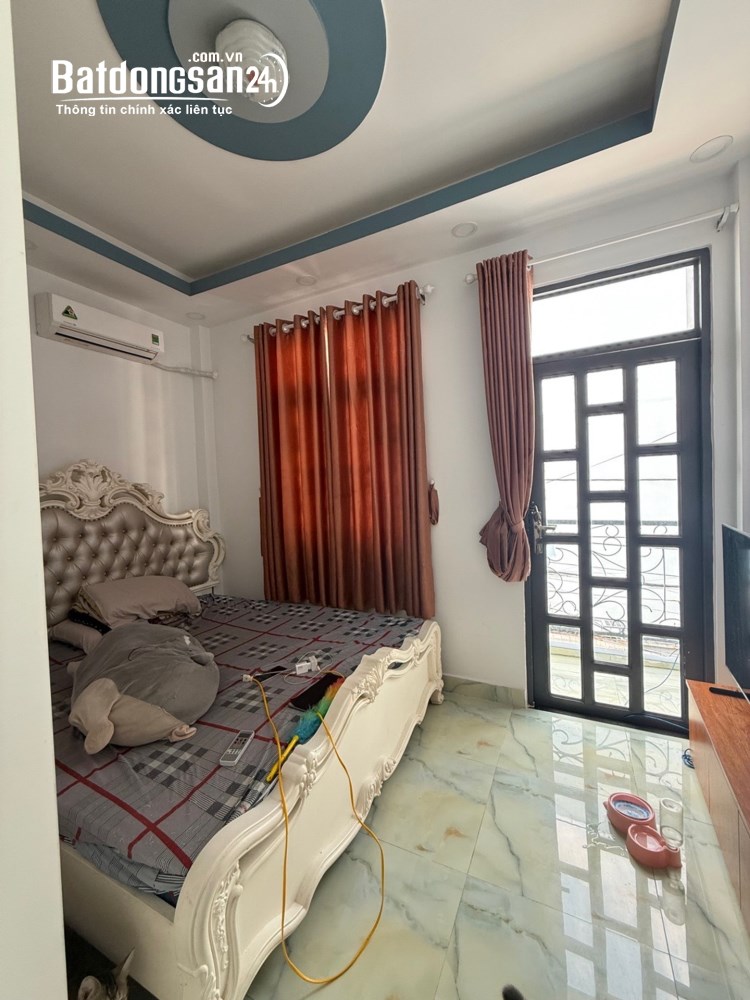Cơ hội sở hữu nhà phố gần chợ Tam Hà, Thủ Đức, hẻm xe hơi, giá chỉ 3.x tỷ.