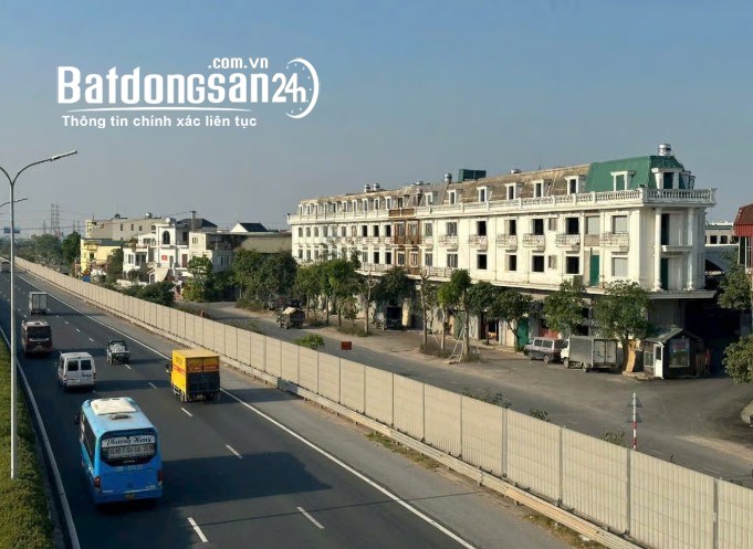 Bán Shophouse 2 mặt tiền, mặt đường Pháp Vân - Cầu Giẽ, trung tâm Thường Tín, 10 tỷ.