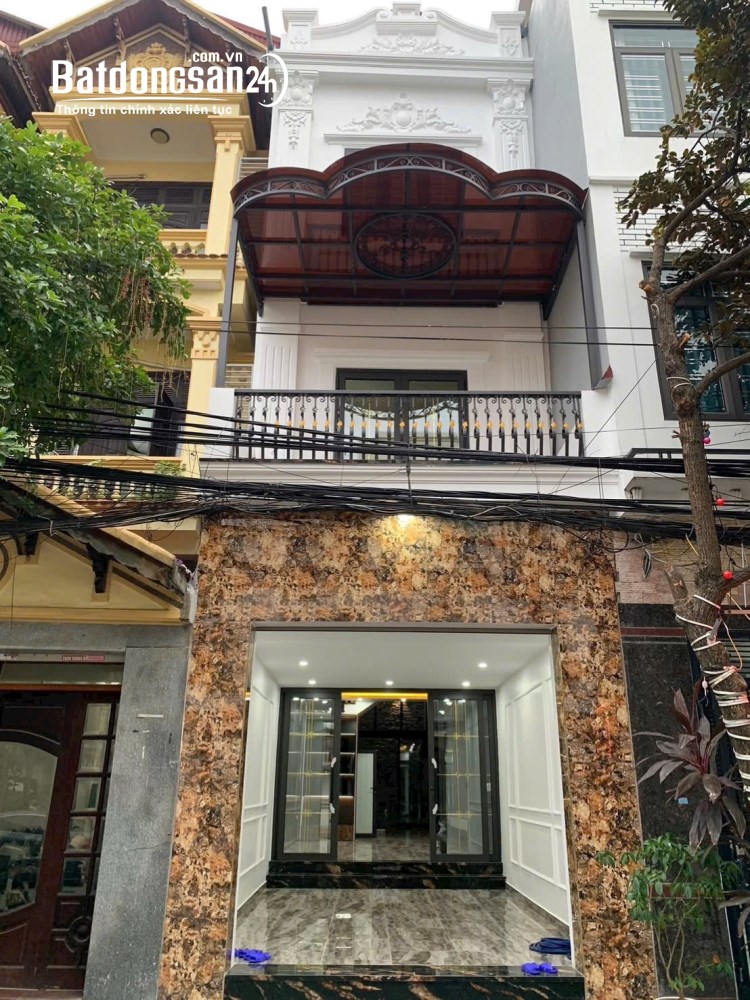 Nhà 83m2 tại mặt đường tuyến 2 Văn Cao, Ngô Quyền, Hải Phòng – 3 tầng tân cổ điển – Giá 9,6 tỷ.