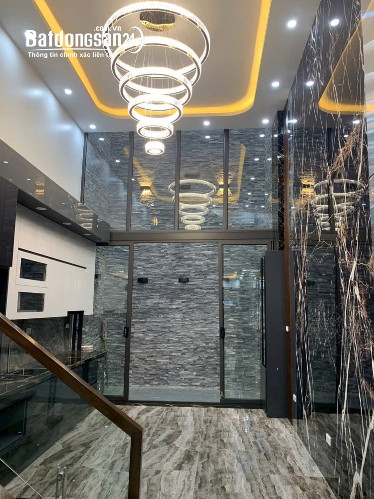 Nhà 83m2 tại mặt đường tuyến 2 Văn Cao, Ngô Quyền, Hải Phòng – 3 tầng tân cổ điển – Giá 9,6 tỷ.