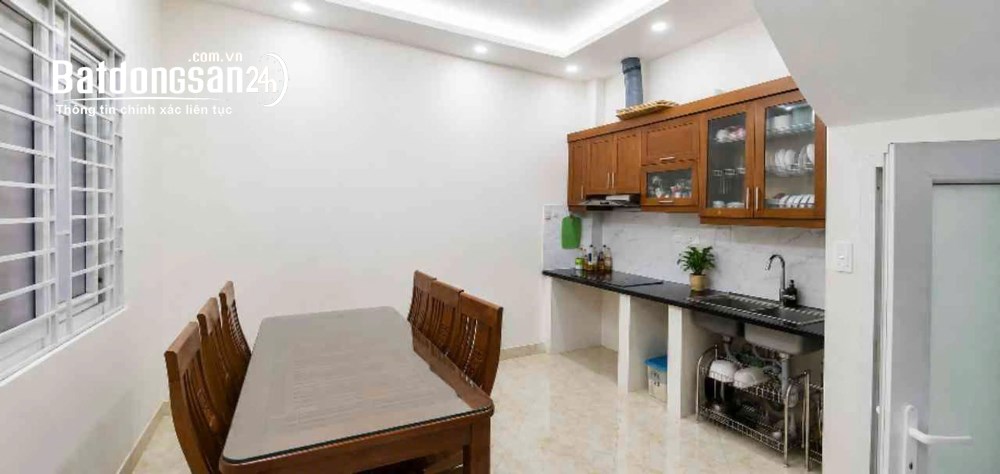 Bán nhà lô góc tại đường Nguyễn Văn Cừ, Phường Bồ Đề, Quận Long Biên – Giá 12,9 tỷ.