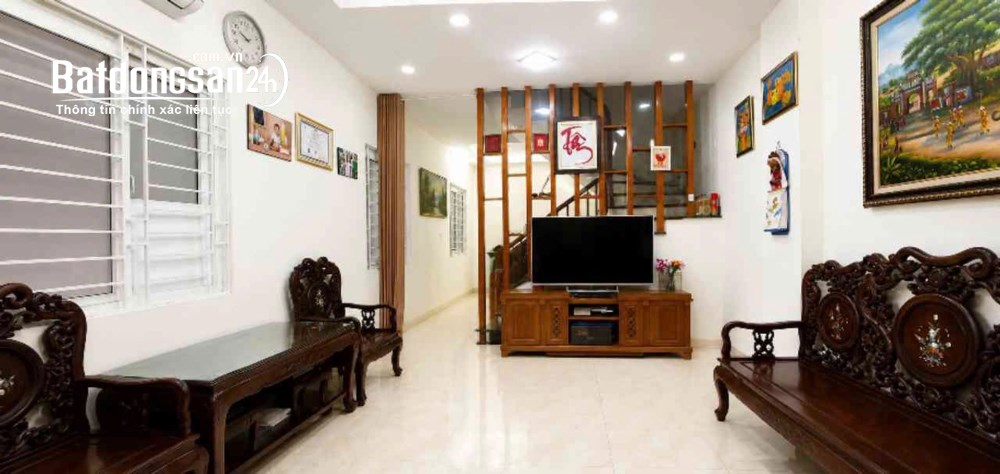 Bán nhà lô góc tại đường Nguyễn Văn Cừ, Phường Bồ Đề, Quận Long Biên – Giá 12,9 tỷ.