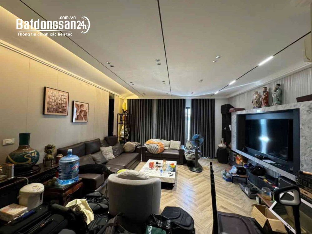 Bán nhà lô góc 19,8 tỷ tại đường Nguyễn Sơn, Phường Bồ Đề, Quận Long Biên – Có gara ô tô.