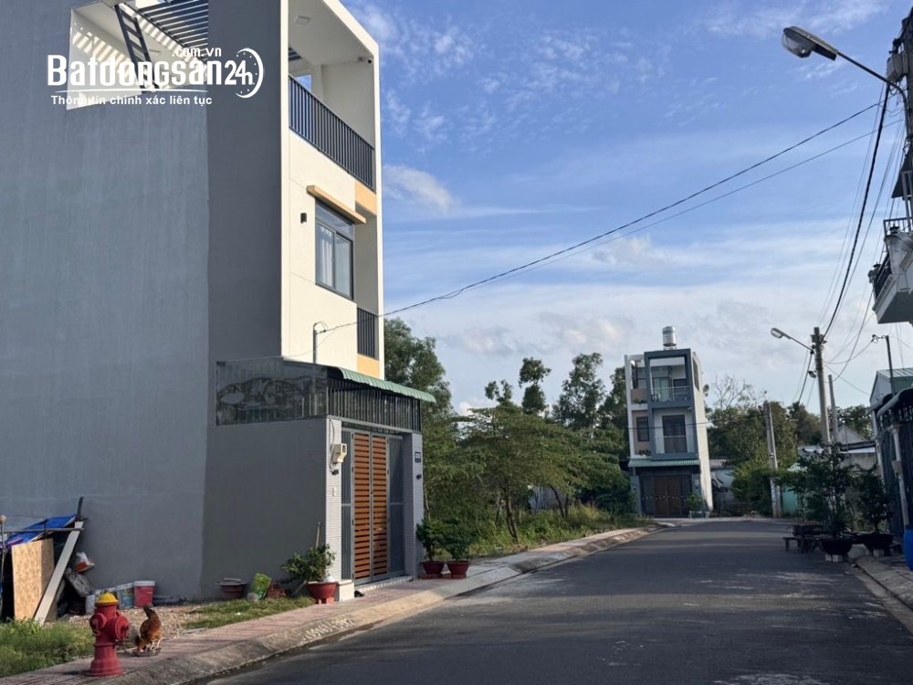 Bán lô đất 51m2 tại Phường Long Phước, TP. Thủ Đức – Vị trí sát Làng Đại học Luật – Giá 2,95 tỷ.