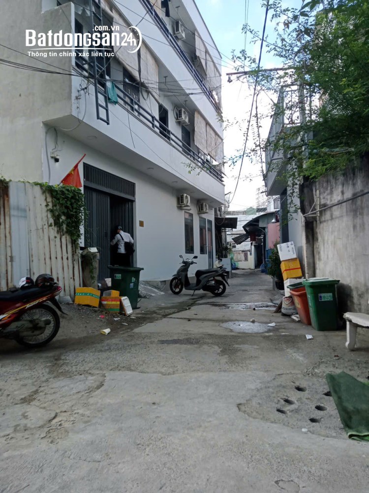 Căn hộ dịch vụ 3 tầng tại Trường Thọ, Thủ Đức, 80m², 10 phòng, dòng tiền 600 triệu/năm, giá 10,2 tỷ.