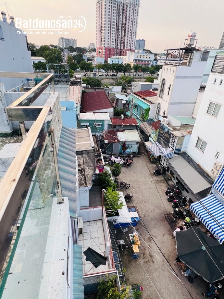 Bán nhà 3 tầng đường Hưng Phú, Quận 8, diện tích 55m2, hẻm thông, giá tốt.
