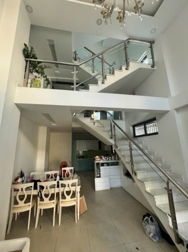 Nhà 3 tầng tại Hiệp Bình Chánh, Thủ Đức, giá 8 tỷ, thu nhập dòng tiền 40 triệu/tháng.