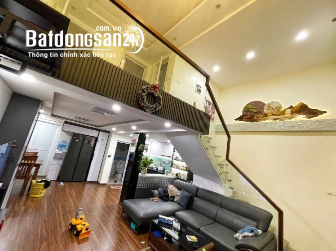 Căn hộ duplex 120m2 tại Giáp Nhất, Thanh Xuân, giá 4,5 tỷ, 3PN, đầy đủ tiện nghi.