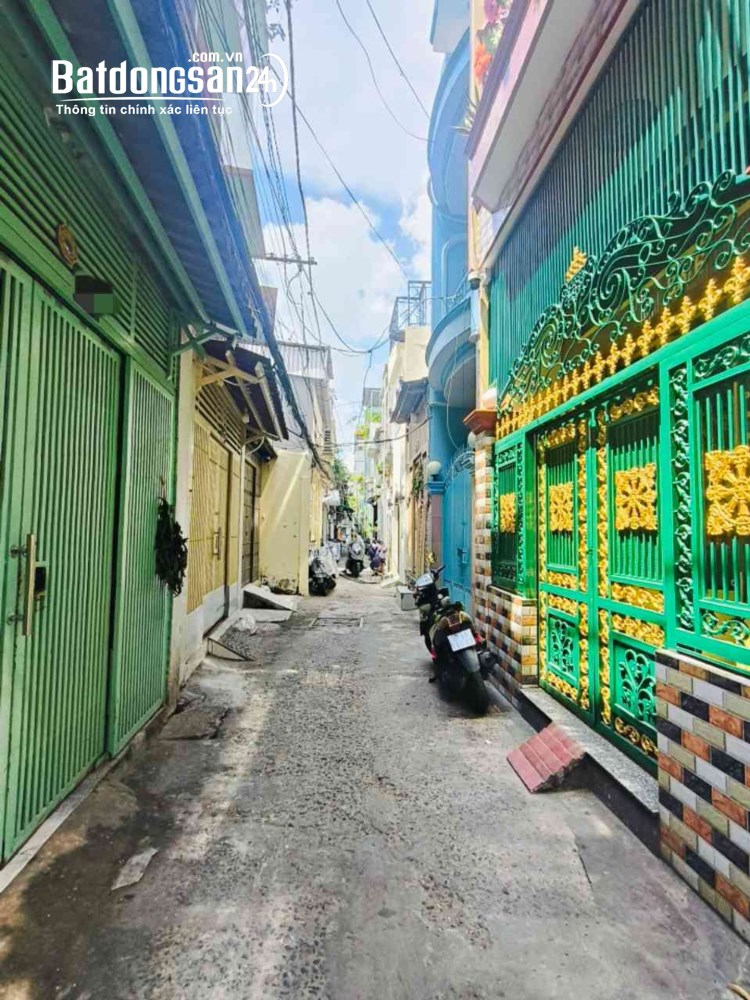 Bán nhà 6.5x12m tại Phường Chánh Hưng, Quận 8, trệt 2 lầu, dòng tiền 15 triệu/tháng.