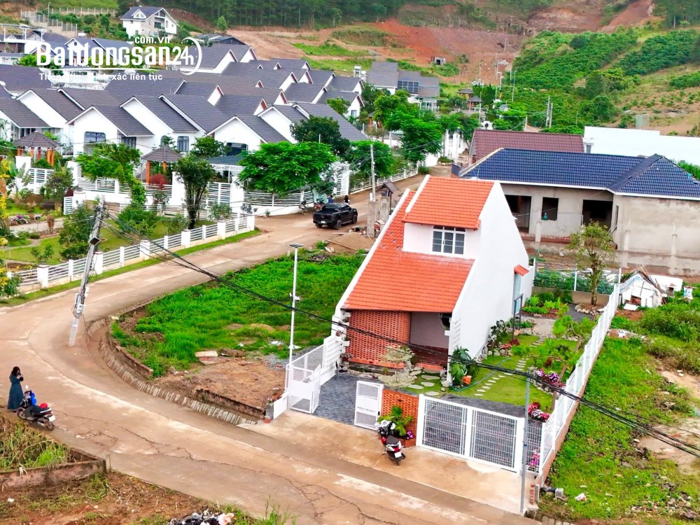 Biệt thự phong cách Châu Âu tại Nam Ban Lâm Hà, Lâm Đồng, 265m2, SHR, view nghỉ dưỡng.