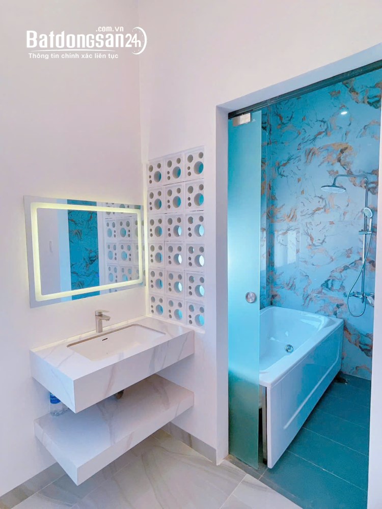 Bán nhà 1 trệt 2 lầu tại phường Biên Hòa, 80m2, sổ riêng thổ cư, đường ô tô.
