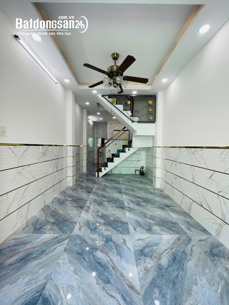 Bán nhà đường Chiến Lược, Bình Tân – 47m2 (4x11.75m), 1 trệt 2 lầu sân thượng, hẻm xe hơi.