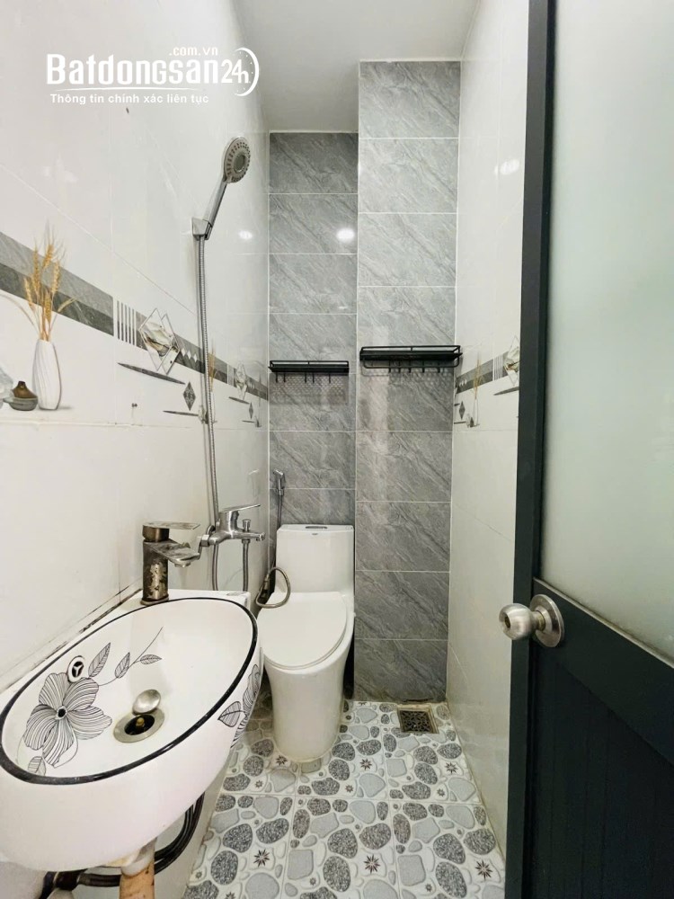 Bán nhà đường Chiến Lược, Bình Tân – 47m2 (4x11.75m), 1 trệt 2 lầu sân thượng, hẻm xe hơi.