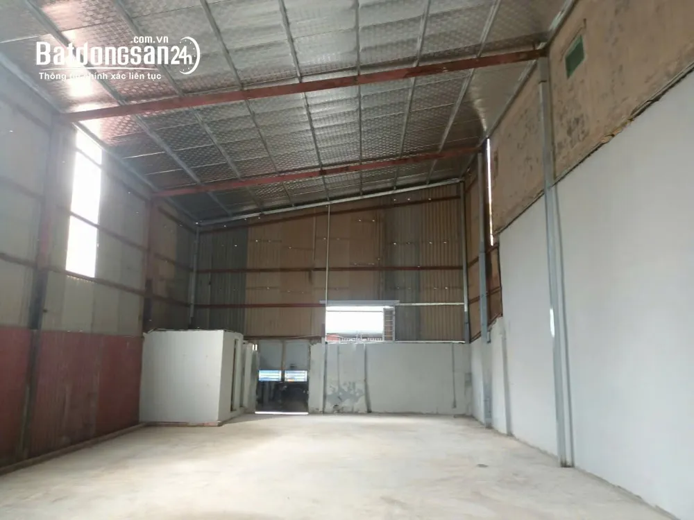 Cho thuê kho-xưởng tại Kiên Thành, Trâu Quỳ, DT310 m², 17 triệu/tháng, kho xưởng mặt tiền 7 m.
