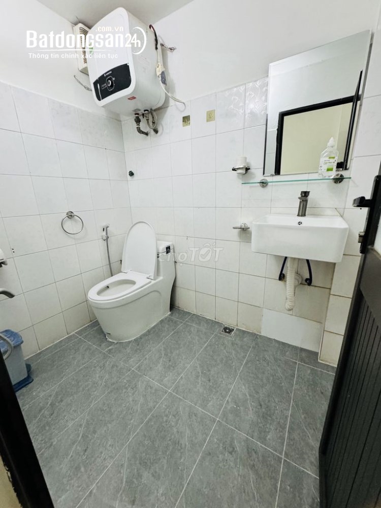Cho thuê nhà Ngõ 151 Nguyễn Đức Cảnh, Tương Mai, Hà Nội, 60 m² x 3,5 tầng, 15 triệu/th, căn góc.