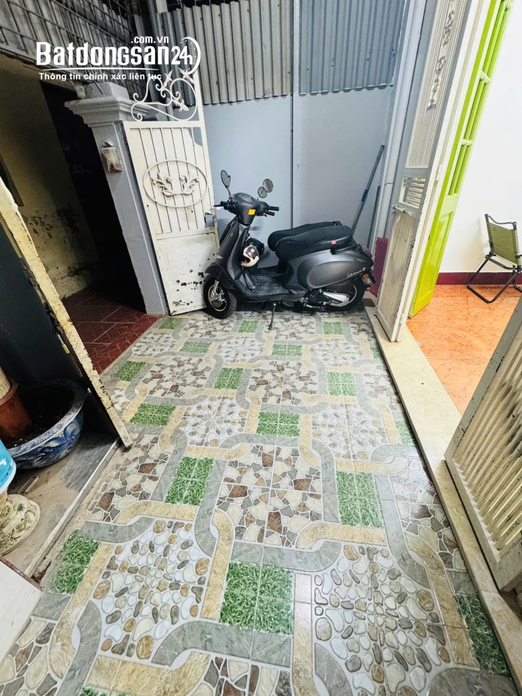 Cho thuê nhà Ngõ 151 Nguyễn Đức Cảnh, Tương Mai, Hà Nội, 60 m² x 3,5 tầng, 15 triệu/th, căn góc.