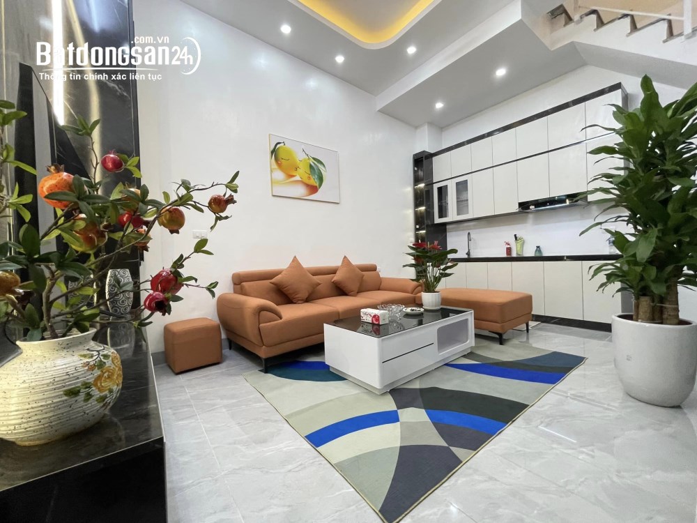 Bán nhà Phố Hào Nam, Đống Đa 20m2, lô góc, 5 tầng đẹp, giá 5.4 tỷ.