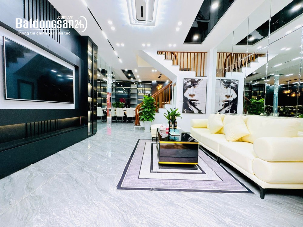 Bán nhà Phố Hào Nam, Đống Đa 20m2, lô góc, 5 tầng đẹp, giá 5.4 tỷ.