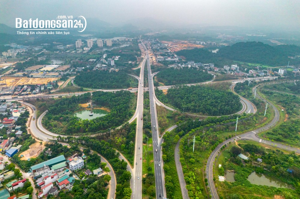 Bán đất Xuân Khanh, Hòa Lạc, 100m², sổ đỏ, gần đại học, gần Vành đai 5, giá 2,5 tỷ.