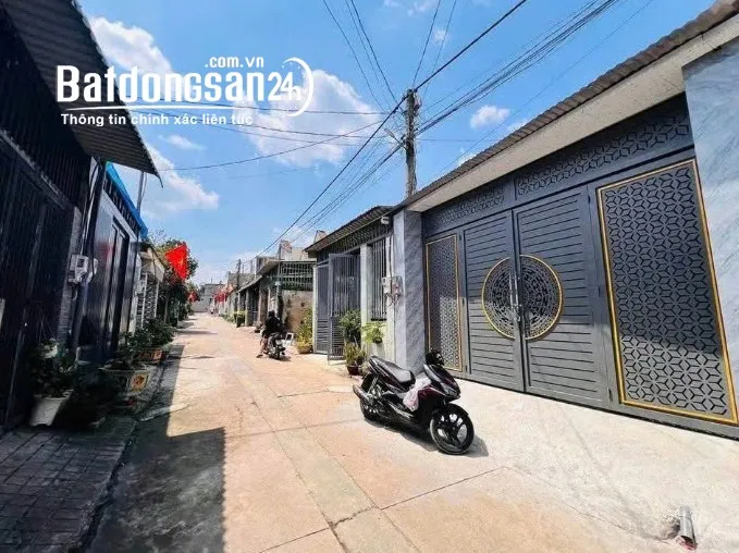 Nhà cấp 4, diện tích 62m², Tân Xuân, Hóc Môn, SHR, giá 1,02 tỷ.