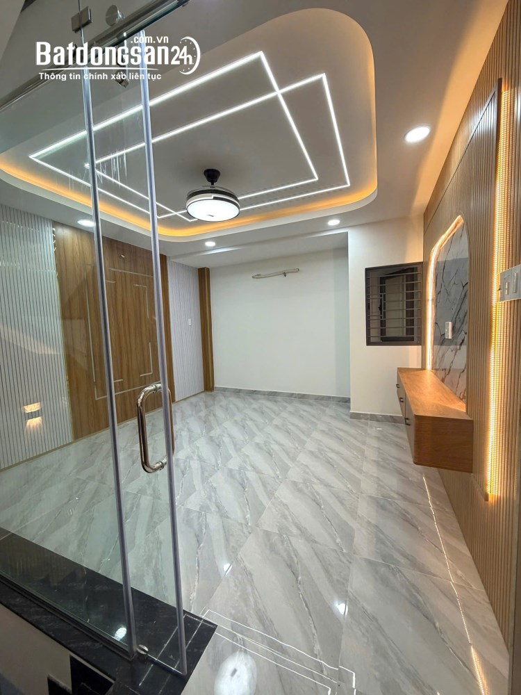 Nhà hẻm ô tô đỗ cửa Bình Tân, 50m², sổ hồng riêng, full nội thất, 1 trệt 3 lầu.