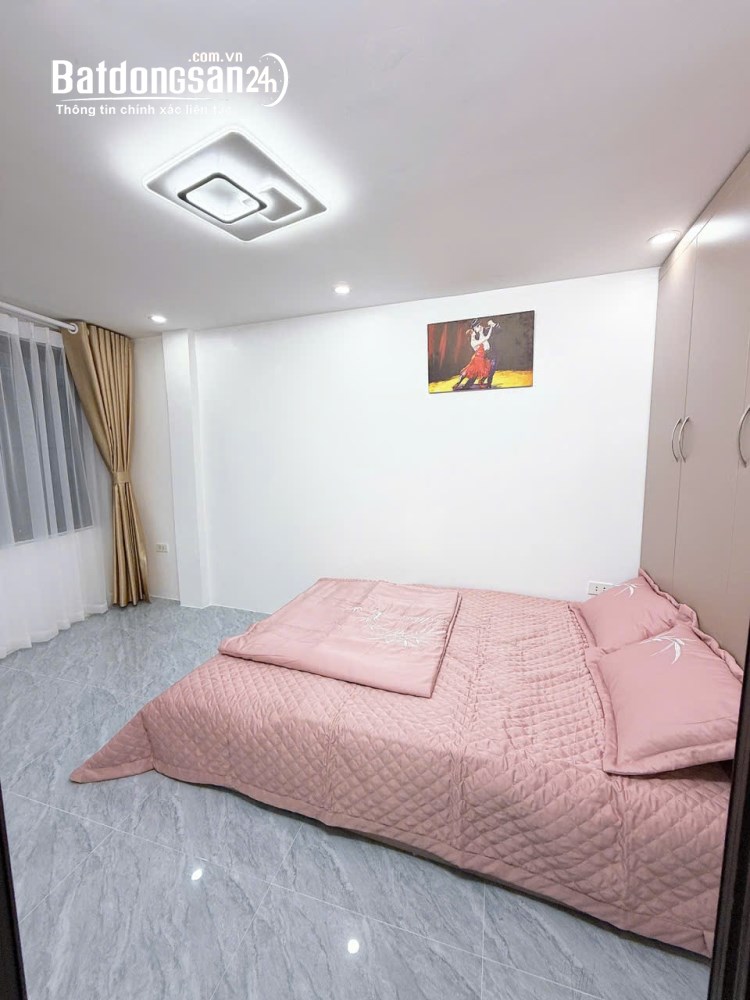 Nhà Minh Khai, Phường Hai Bà Trưng, 5 tầng, 6 phòng ngủ, sổ đỏ, giá 10,5 tỷ.