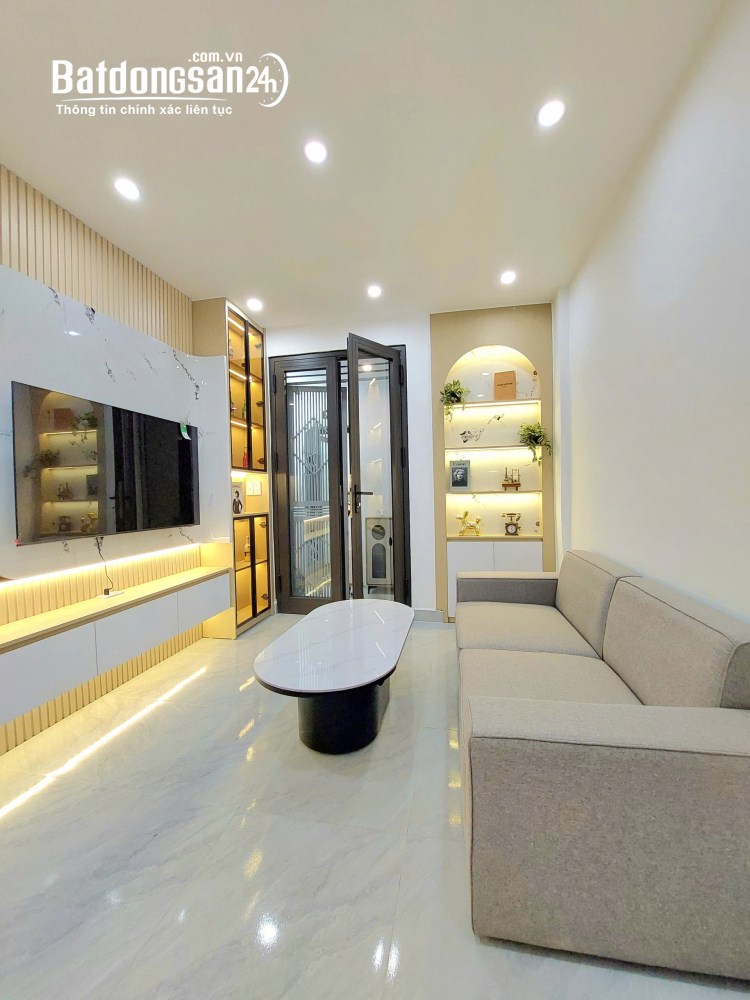 Căn hộ C5 Quỳnh Lôi, Phường Hai Bà Trưng, Hà Nội, 70m², giá 2,9 tỷ, ở ngay, sổ đỏ đầy đủ.
