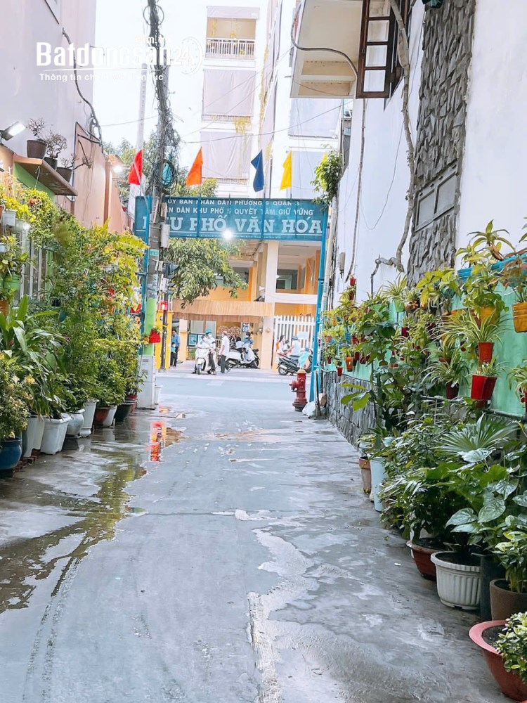 Cho thuê nhà Nguyễn Thông, Quận 3, 3PN, hẻm xe hơi, 20 triệu/tháng.