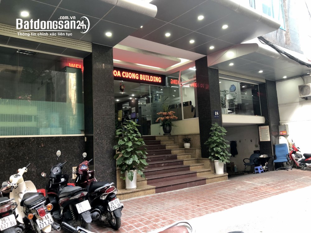 Cho thuê văn phòng 22m², gần ngã tư Chùa Bộc – Thái Hà, 9 triệu/tháng.