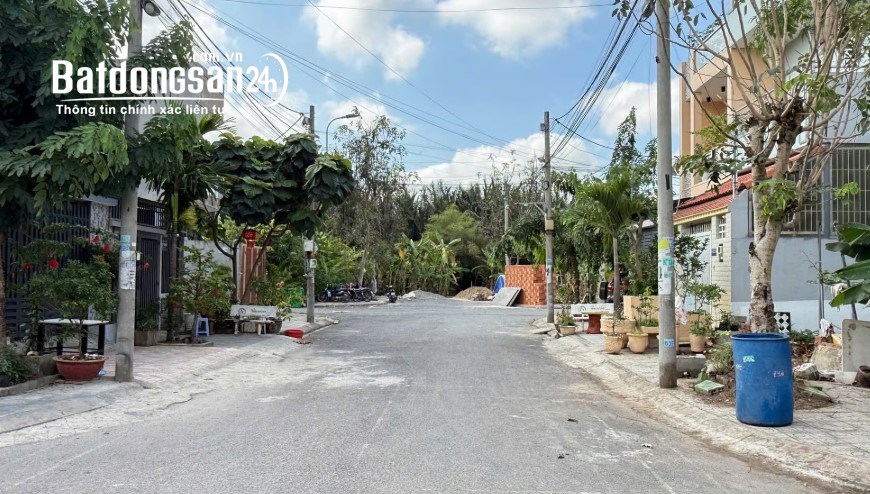 Đất Nguyễn Duy Trinh, P. Long Trường, 54m², sổ hồng, hẻm thông, giá 3,23 tỷ.