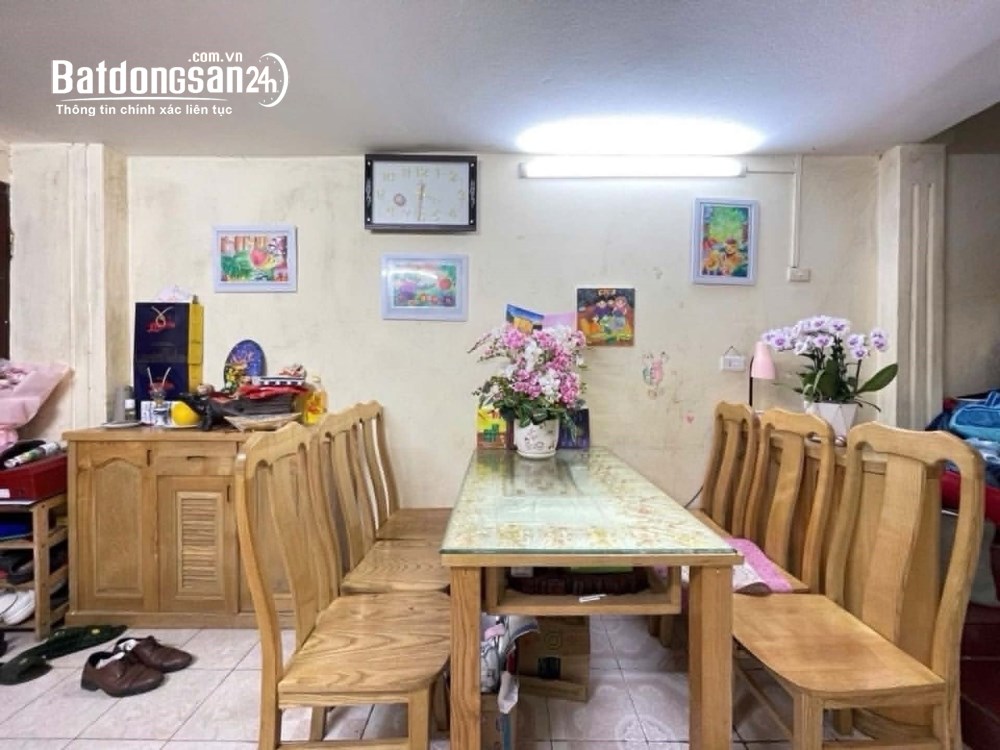 Nhà 5 tầng 28m², P. Bạch Mai, Hà Nội, sổ đỏ chính chủ, cách ô tô tránh 5m, giá hơn 7 tỷ.