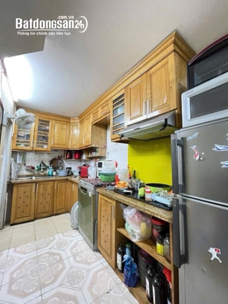Nhà 5 tầng 28m², P. Bạch Mai, Hà Nội, sổ đỏ chính chủ, cách ô tô tránh 5m, giá hơn 7 tỷ.
