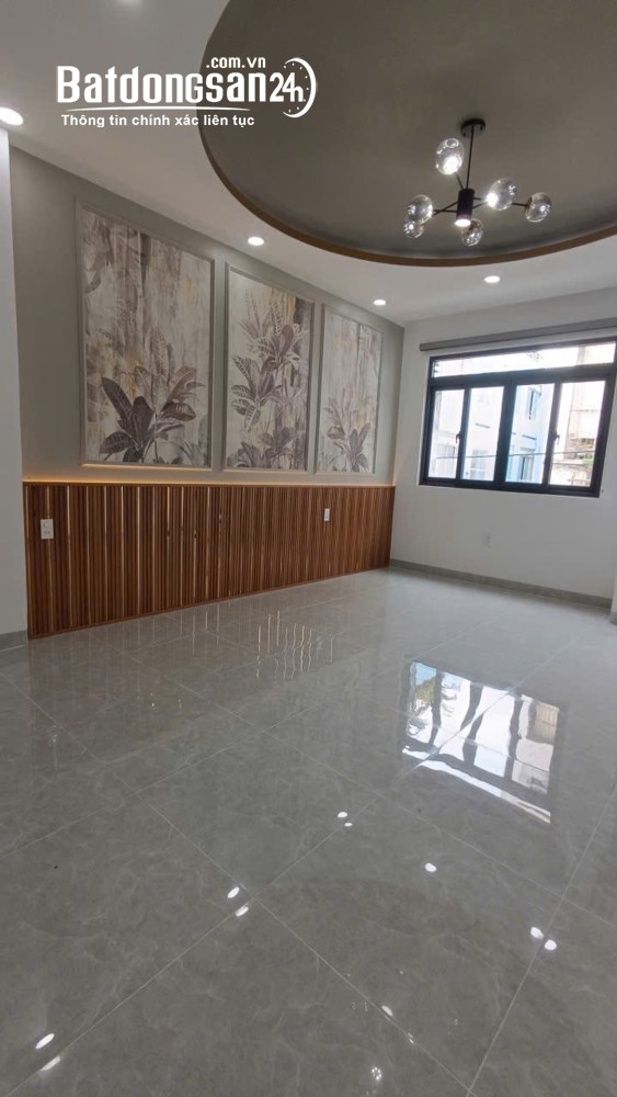 Nhà full nội thất, SHR, hoàn công đủ, 1 trệt 2 lầu sân thượng, Đ. Phạm Hùng, P. Chánh Hưng.