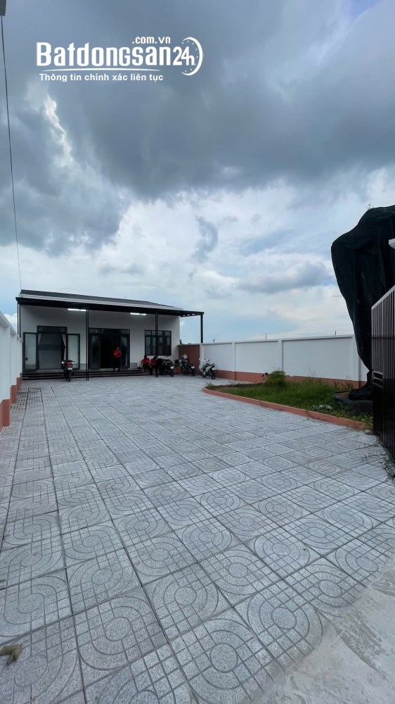 Nhà vườn gần KCN Phước Đông, P. Gò Dầu,Tây Ninh, 300m², SHR, ô tô tới nhà, giá chỉ 1,7 tỷ.
