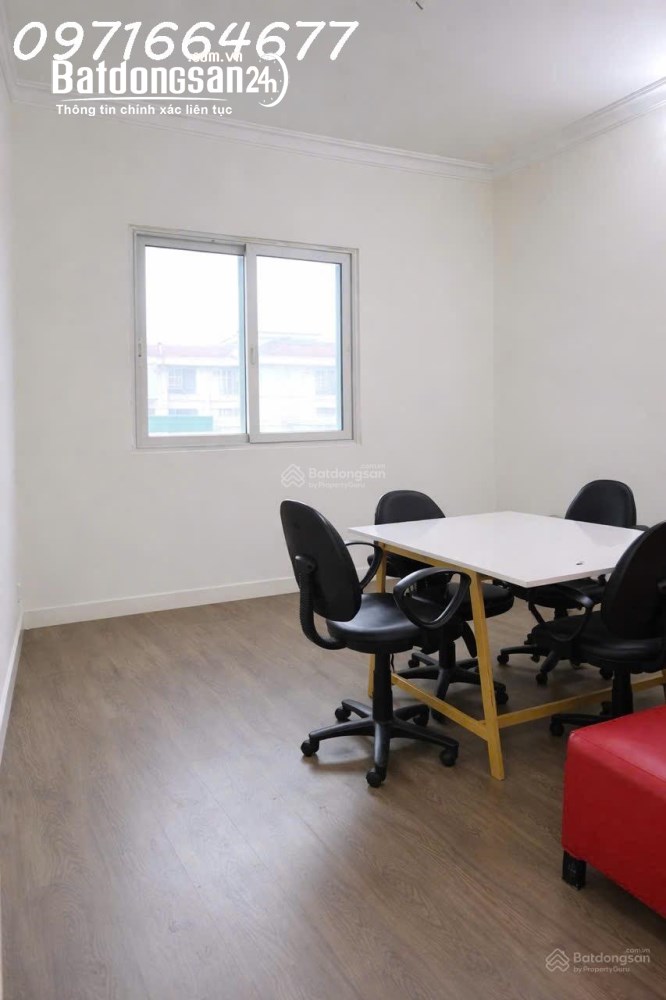 Bán gấp căn hộ chung cư Trung Hòa - Nhân Chính, 151m², 3 phòng ngủ, căn góc, giá 10 tỷ.