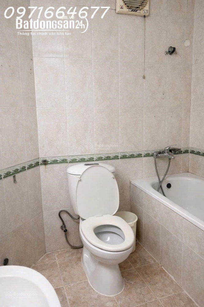 Bán gấp căn hộ chung cư Trung Hòa - Nhân Chính, 151m², 3 phòng ngủ, căn góc, giá 10 tỷ.