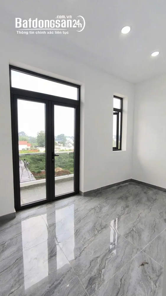 Bán gấp nhà Đường Hồ Văn Cống, Thủ Dầu Một, 120m², giá tốt, nhà 1 trệt 1 lầu, thiết kế hiện đại.