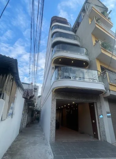 Nhà Long Biên, 100m² lô góc, 7 tầng thang máy, gara 2 ô tô, full nội thất, giá 23 tỷ.