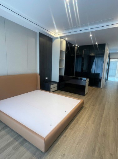 Nhà Long Biên, 100m² lô góc, 7 tầng thang máy, gara 2 ô tô, full nội thất, giá 23 tỷ.