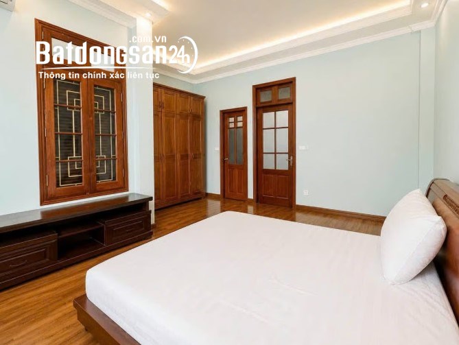 Nhà Đường Kim Giang 100m² gara ô tô, 2 mặt thoáng, sổ sẵn, giá 21,5 tỷ.