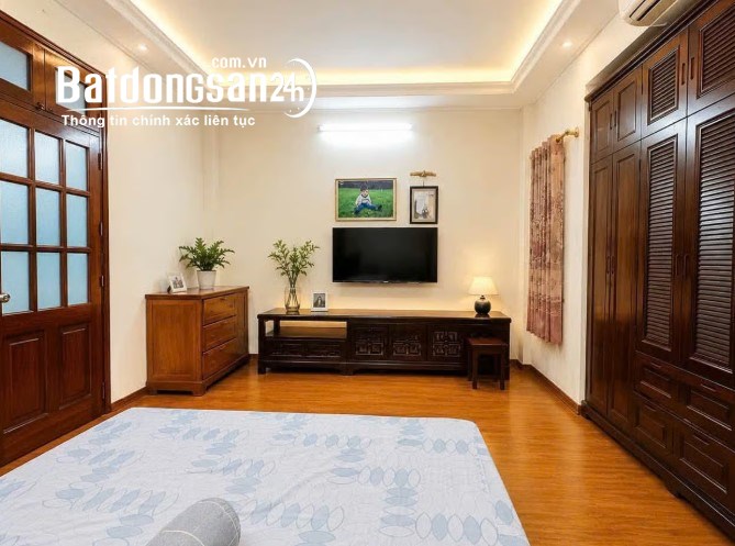Nhà Đường Kim Giang 100m² gara ô tô, 2 mặt thoáng, sổ sẵn, giá 21,5 tỷ.
