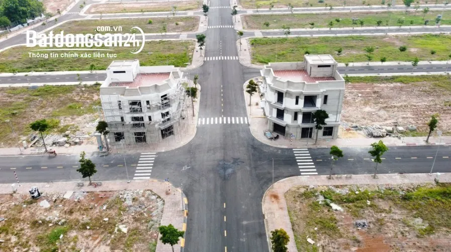 Đất KĐT Bắc Sài Gòn 70m² sổ hồng riêng, chỉ từ 239 triệu, giá 1,139 tỷ.