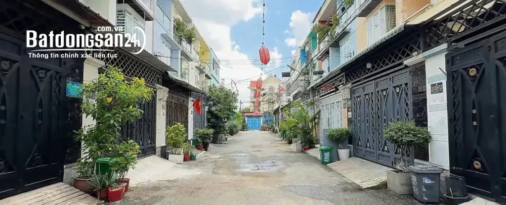 Nhà phố Vạn Xuân, Quận 12,DT 52,9m², sổ hồng sẵn, ô tô tới nhà, giá 5,35 tỷ.