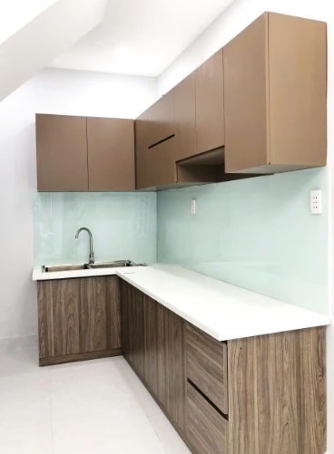 Bán nhà góc 2 mặt tiền, HXH, quận 7, DT 40m², 1 lầu, sổ hồng, hoàn công, giá 7,2 tỷ.