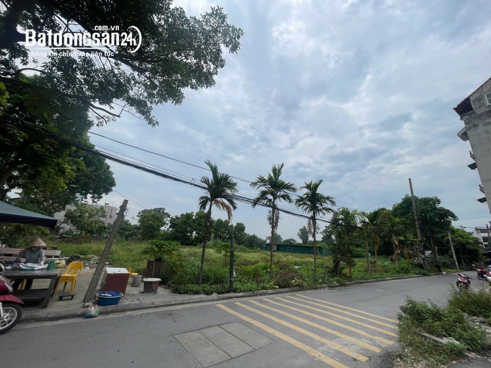 Phố Đức Giang, P. Việt Hưng, Hà Nội, 5.700m2, có 600m2 thổ cư, và đất TMDV, vị trí đẹp, giá 90 tỷ.